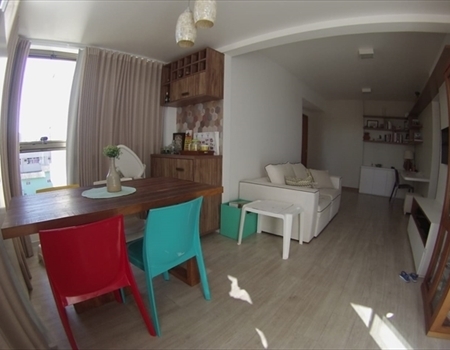 Lindo e reformado apartamento 02 quartos com 01 suíte em Jd. Camburi.