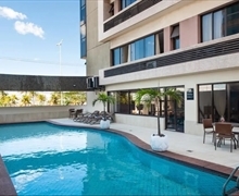 Apartamento para Locação na Orla da Praia de Camburi – Vista Lateral para o Mar.
